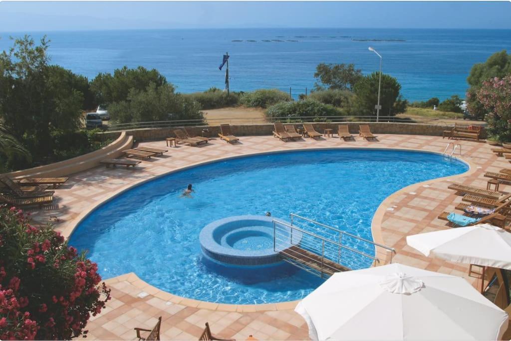 F2 Vue Mer Dans Residence Avec Piscine Ajaccio  Eksteriør billede