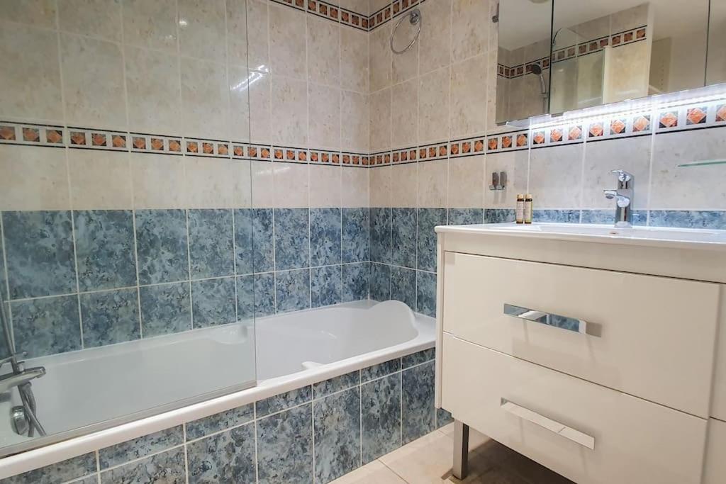 F2 Vue Mer Dans Residence Avec Piscine Ajaccio  Eksteriør billede